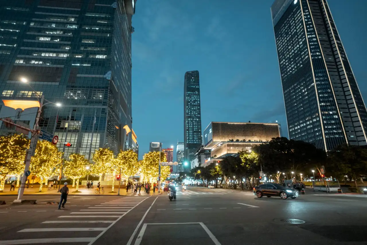 工业物联网数据中台架构设计与产线效率优化实践