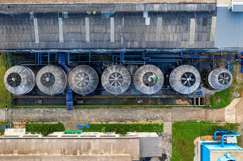 工业物联网数据中台搭建对比：自研平台与第三方部署方案优劣势分析