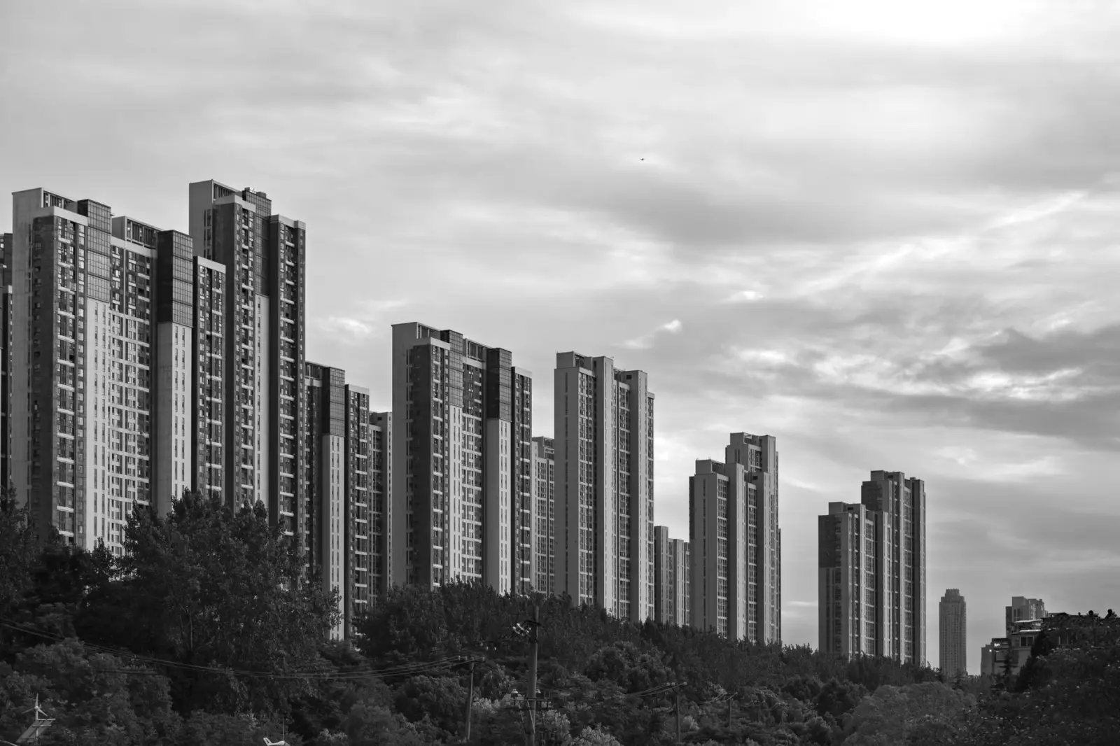 从数据采集到智能决策:工业物联网中台在产线数字化中的实践路径